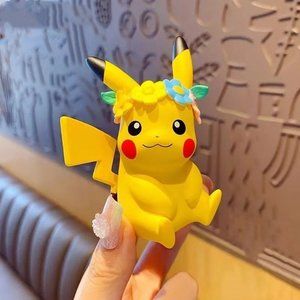 Cute and Cute Leather Hand Office Toy Blind Box Toy Car Carrying Table Top Small